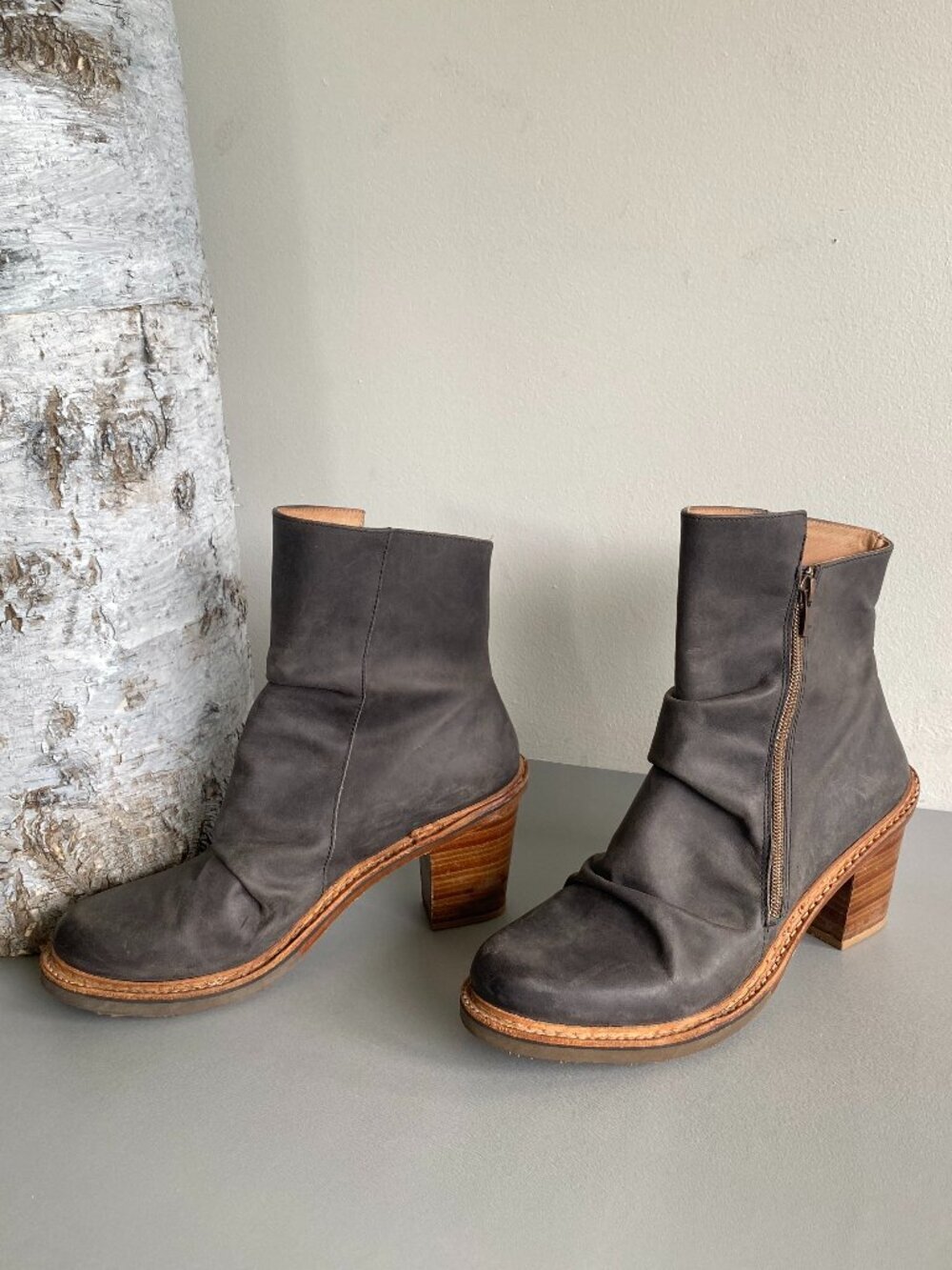 Neosens Silvia Gray Distressed Leather Slouch Ankle Boots Spain 40 US Sz 9​